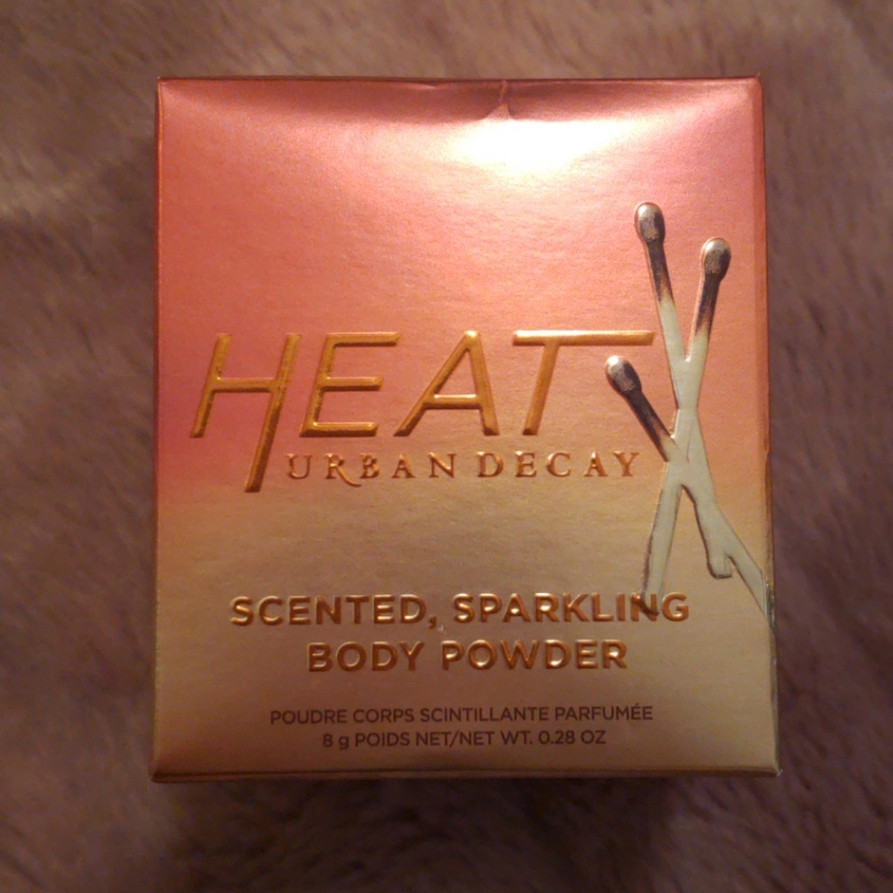 Heat Scented Sparkling Body Powder US